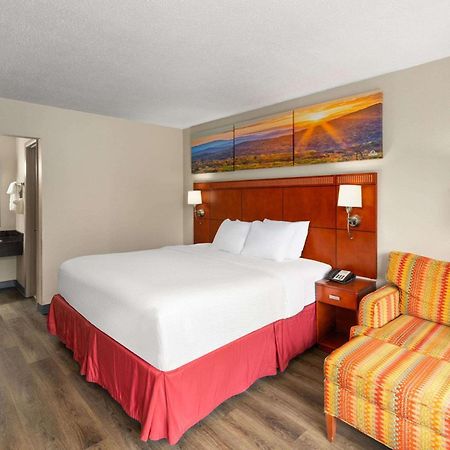 Days Inn By Wyndham Knoxville East Bagian luar foto