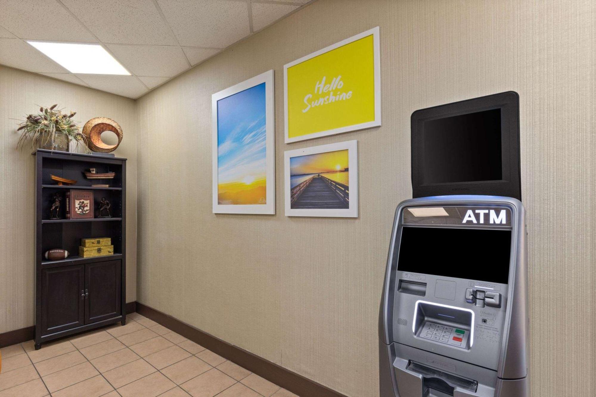 Days Inn By Wyndham Knoxville East Bagian luar foto