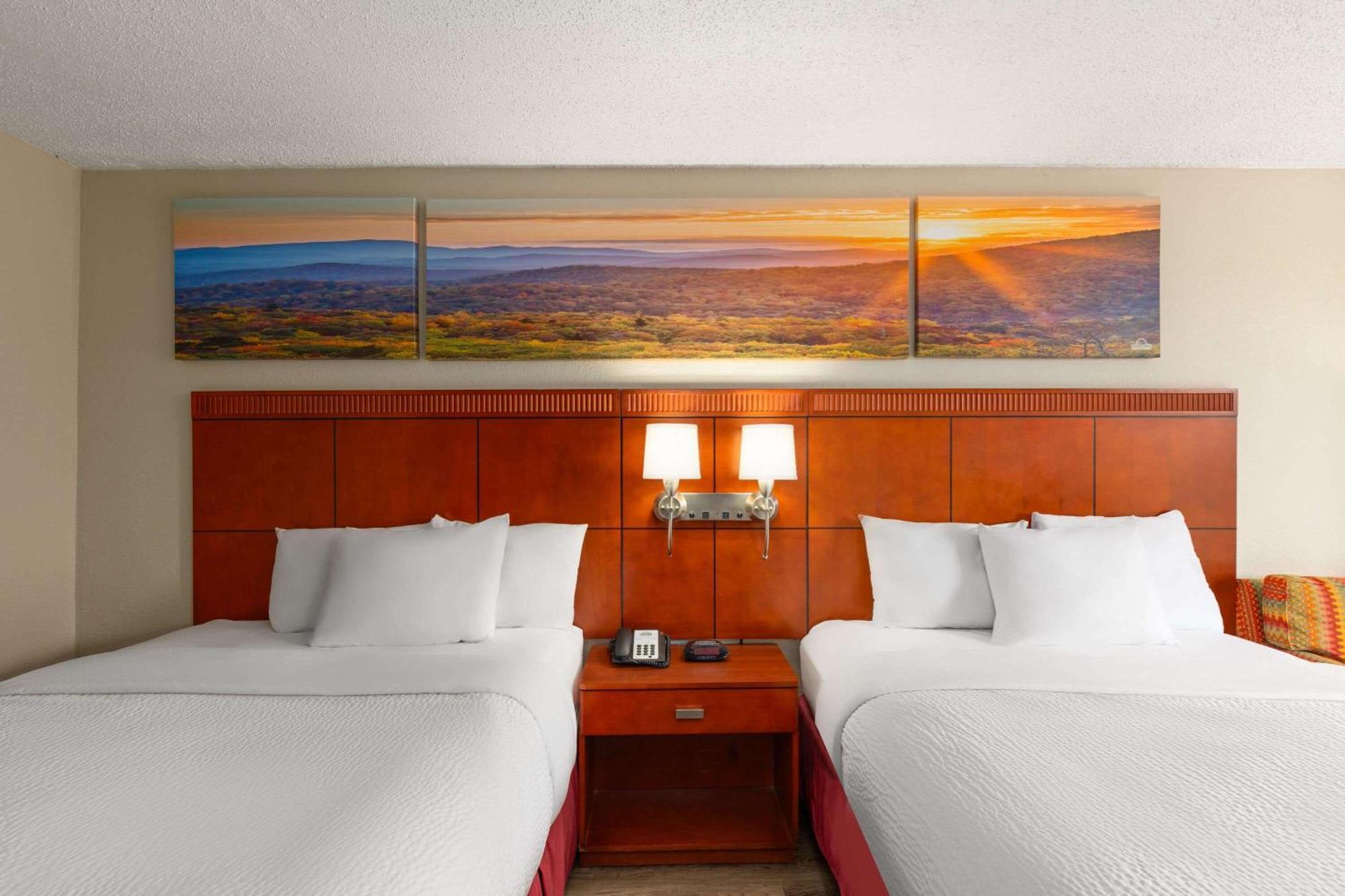 Days Inn By Wyndham Knoxville East Bagian luar foto