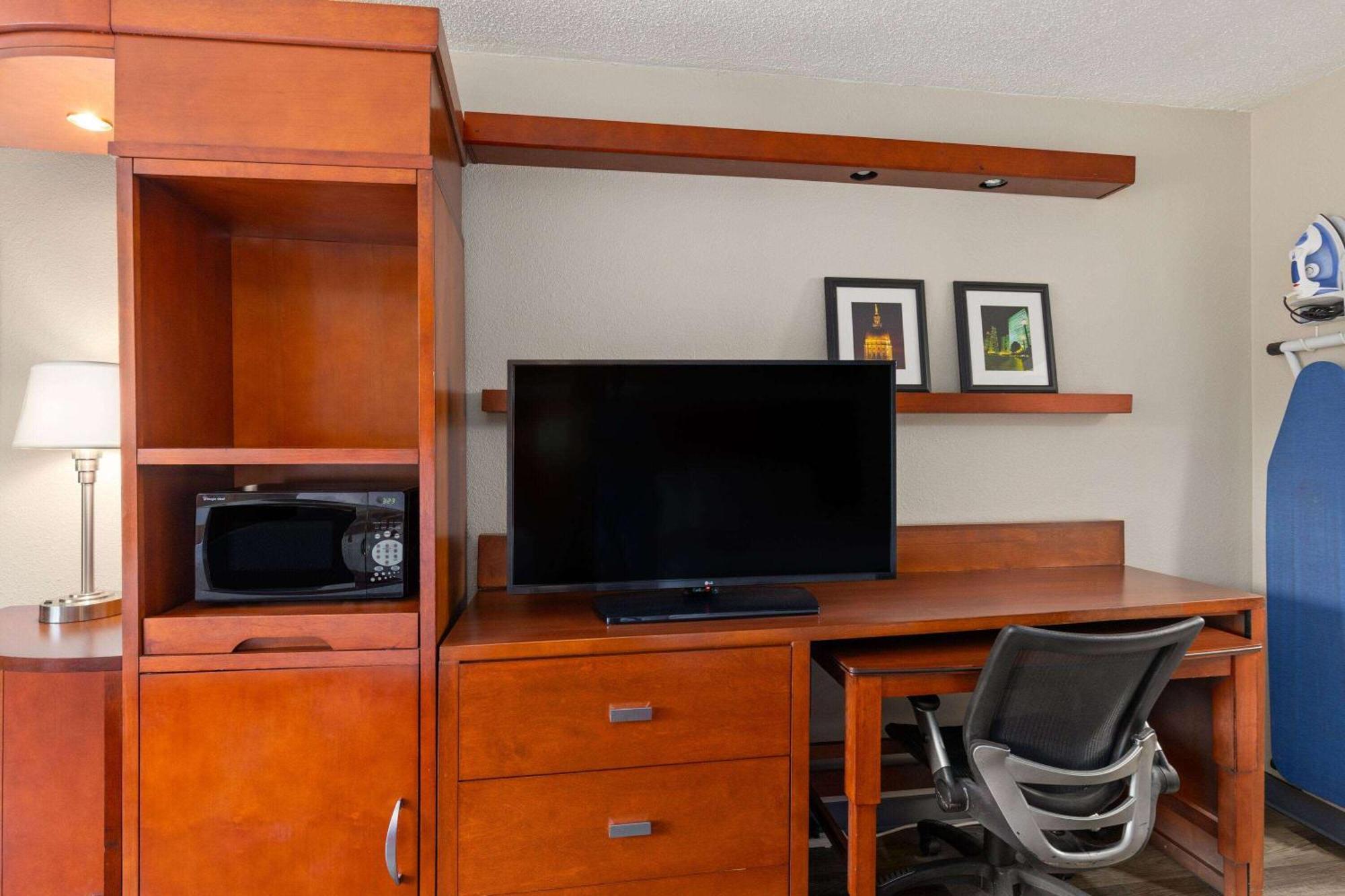 Days Inn By Wyndham Knoxville East Bagian luar foto