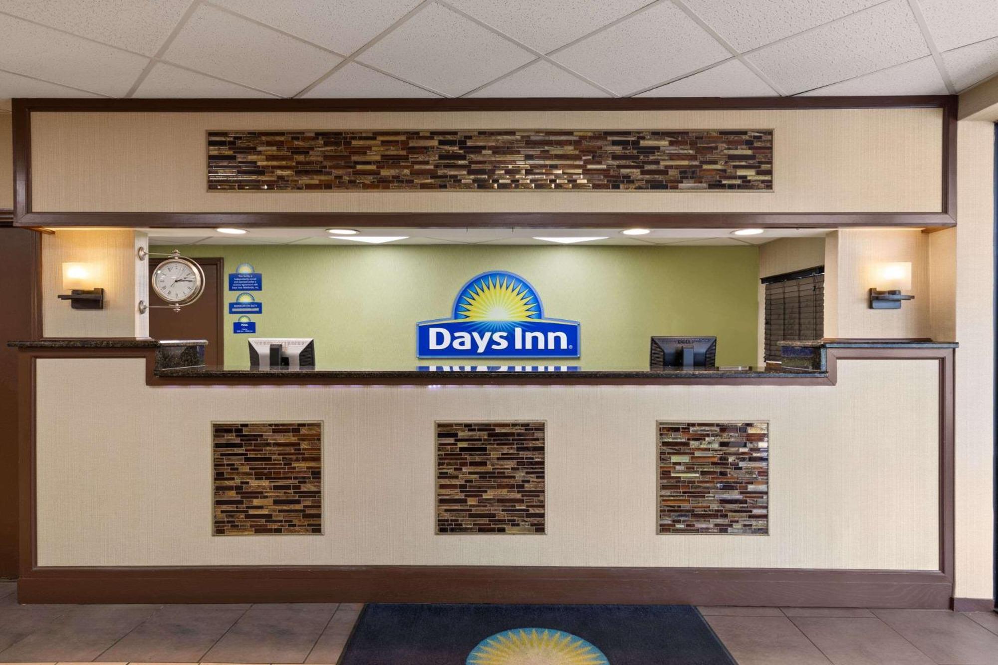 Days Inn By Wyndham Knoxville East Bagian luar foto